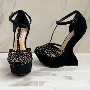 Steve Madden Galactic Black Studded Curve Wedge Heels Size 6